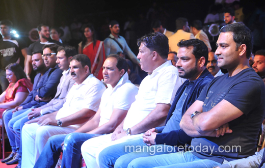 azar at Manhslotr premeir league